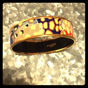 Hermès wide bracelet in printed enamel.